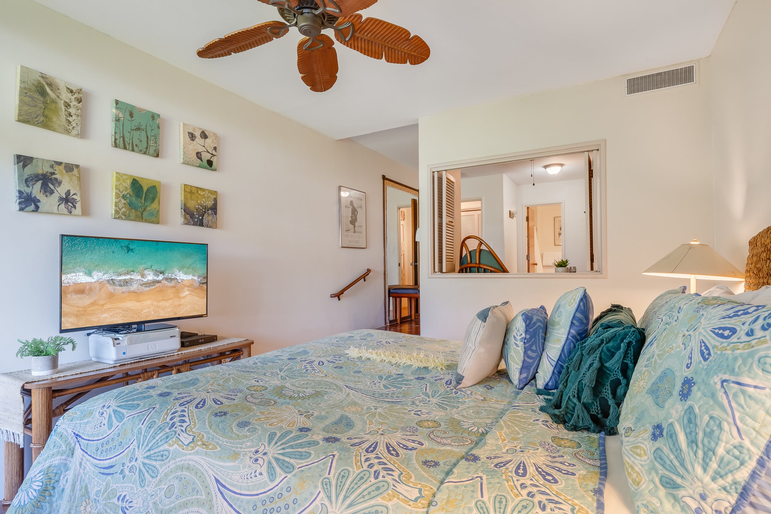 Condo in Lahaina · ★4.65 · 2 bedrooms · 3 beds · 2 baths - Image 12