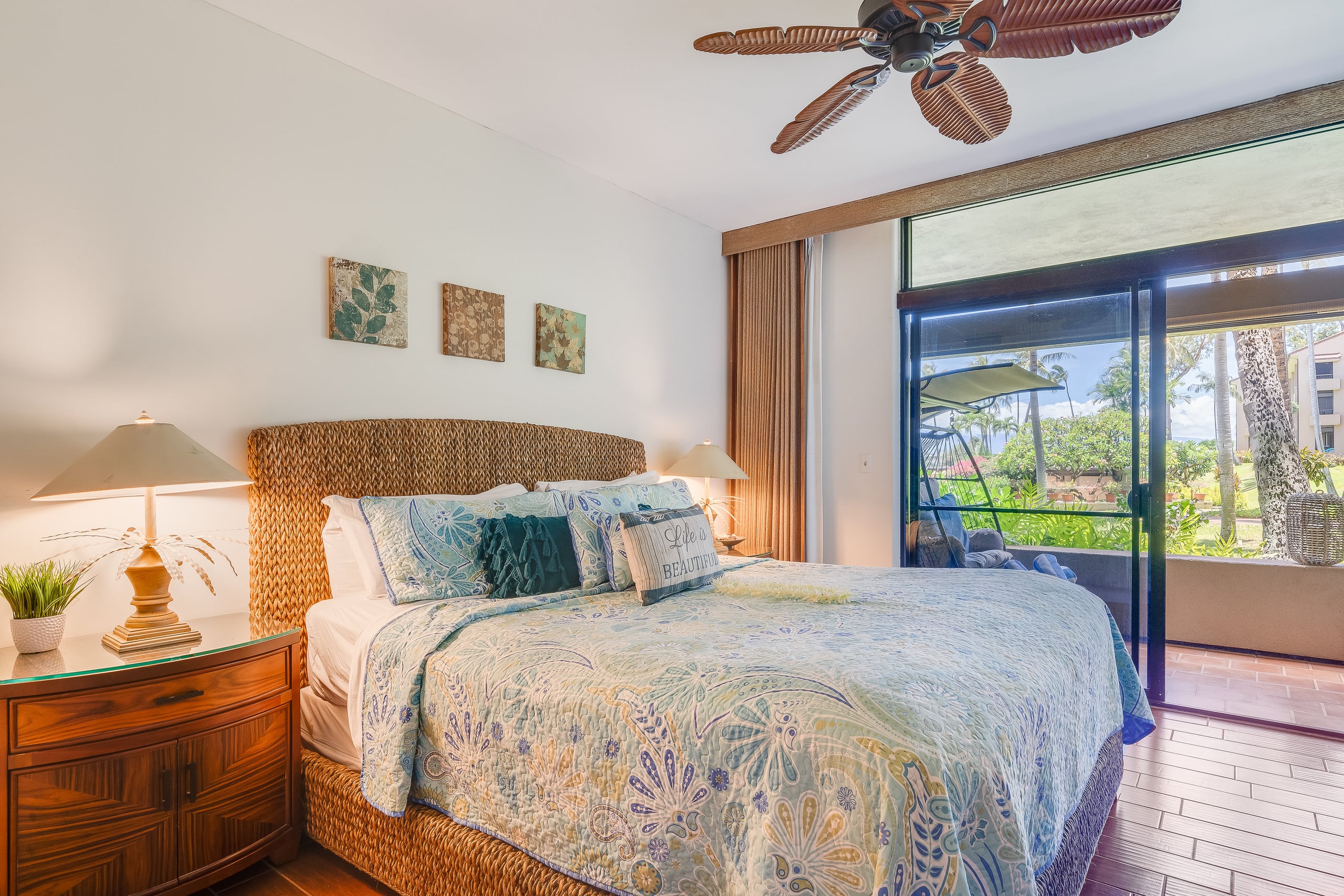 Condo in Lahaina · ★4.65 · 2 bedrooms · 3 beds · 2 baths - Image 13