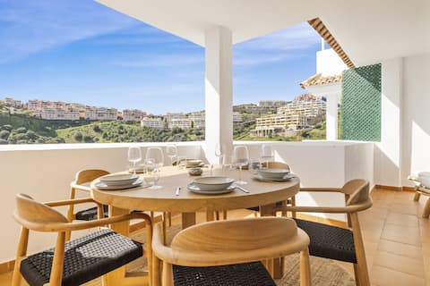 Rosa | Apartment with views in Mijas