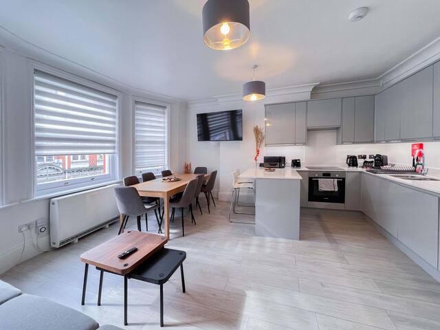 3-Bed Apartment in the Heart of Fitzrovia gallery image 3