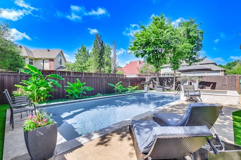 Relax By Pool, Soak in Hot Tub: Plano Home