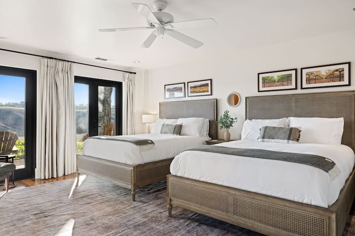 Yataq otağında 3 2 150-179 sm-lik çarpayı və vanna otağı var.