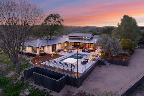 Wine Country Estate w/ Pool, Hot Tub + Firepit