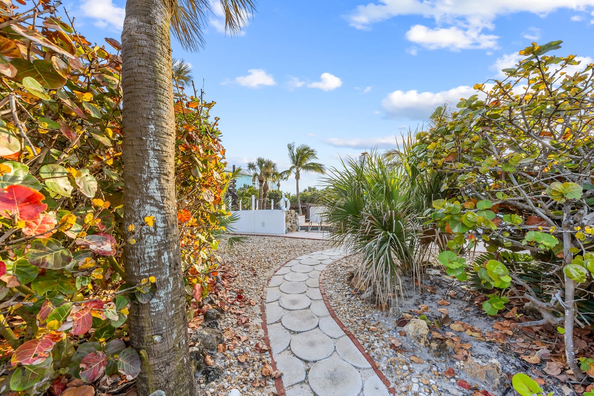 The Heartland - 5BR Oceanfront Home w/ Pool - Houses for Rent in