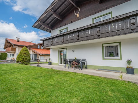 Feel-good time with mountain views in Ebbs