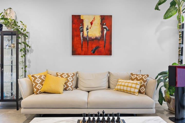 Stylish Mount Lawley Retreat, Walk to Beaufort Str gallery image 4