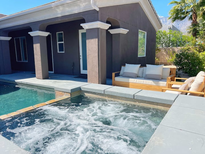 Sleeps 14 Chic Getaway Pool&spa - Palm Springs, CA
