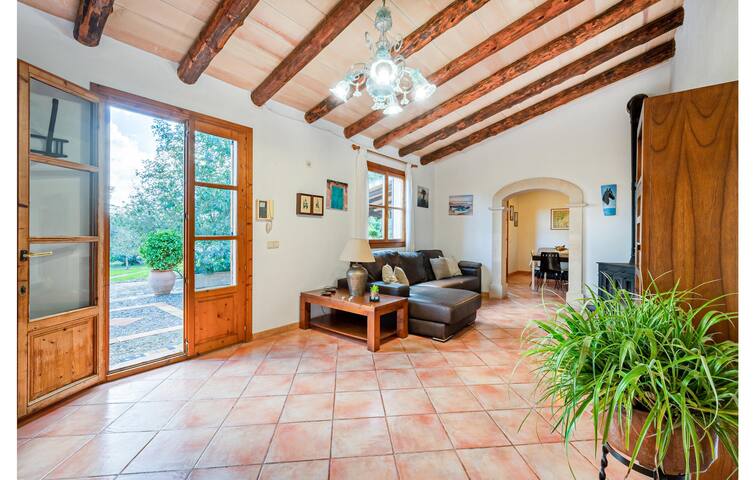 Lovely home in Manacor with WiFi gallery image 4