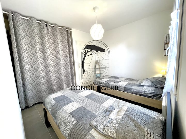 Spavaća soba 3: dva kreveta za jednu osobu 90x190 cm