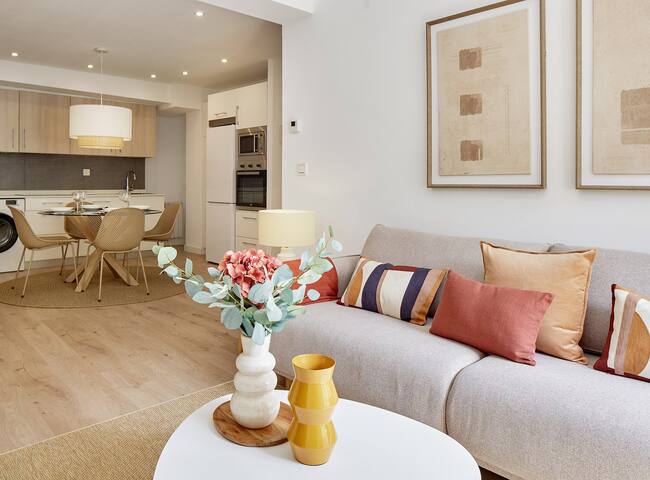 Zenna | The Rentals Collection gallery image 5