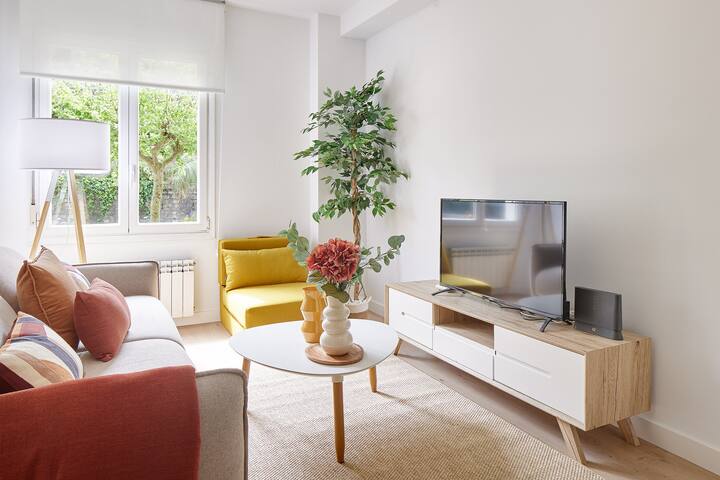 Zenna | The Rentals Collection gallery image 4