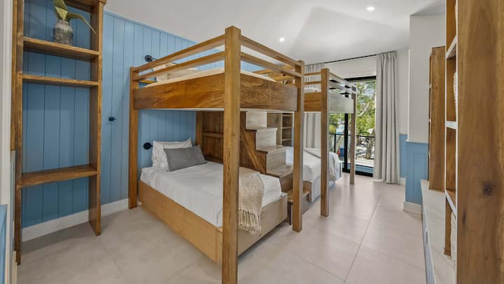 Chumba cha 4 cha kulala - Queen/Queen na Twin/Twin Bunk Bed, En-Suite Bathroom