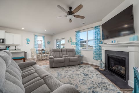 Free Linens & Cleaning - Calm Water Retreat