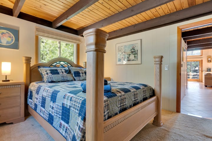 Quarto 1 no primeiro andar - cama queen size