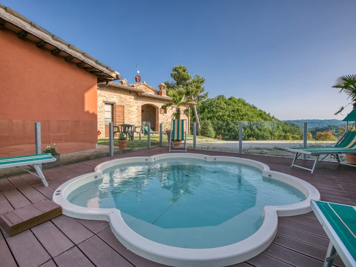 Séjour Dans Un Hameau Caché Avec Piscine - Lunano