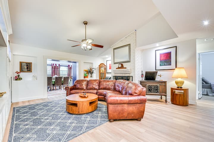 Spacious Family Home W/ Fenced Yard In Dfw Area - Coppell, TX