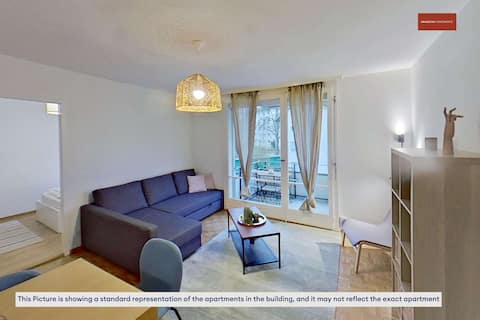 Top Airbnb: Basic 1BR in Seebach, Tram-Connected in Seebach