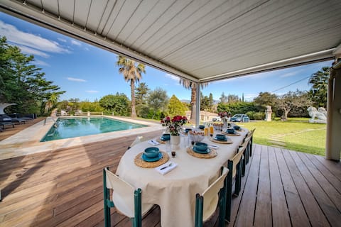 Beautiful 300 m2 Villa – Swimming Pool