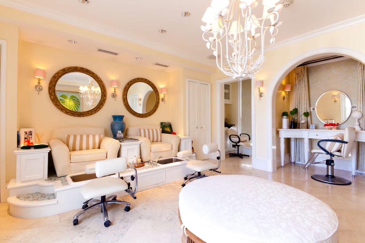 Junior Suite at The Palms — Beachfront Dining