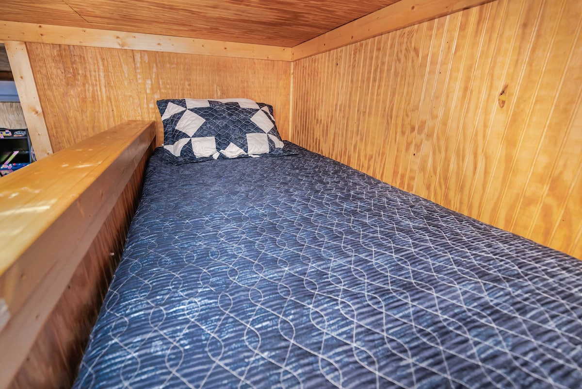 غرفة النوم 4 - سرير مزدوج بطابقين كاملين