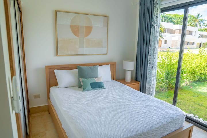 Zimmer mit einem perfekten Bett zum Entspannen