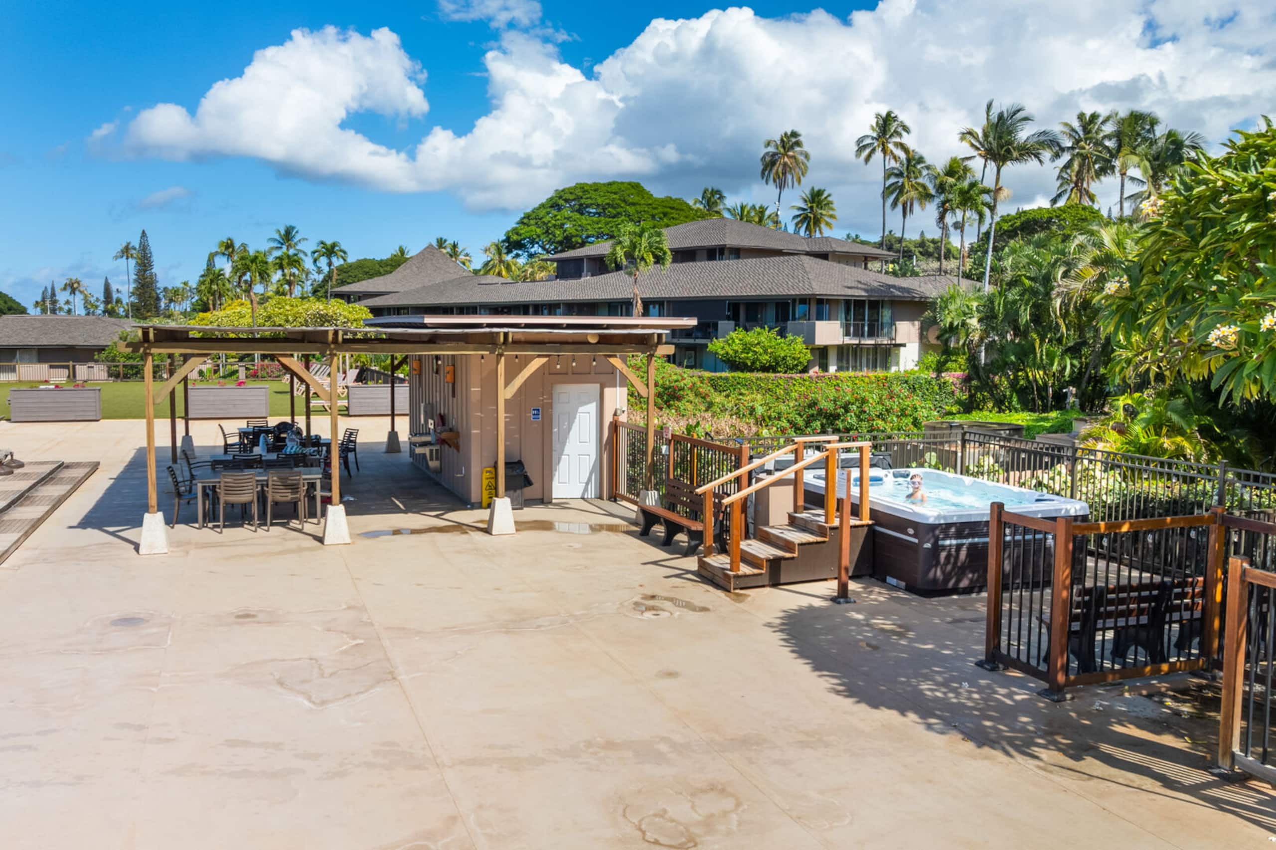 Condo in Lahaina · ★5.0 · 1 bedroom · 2 beds · 1 private bath - Image 50