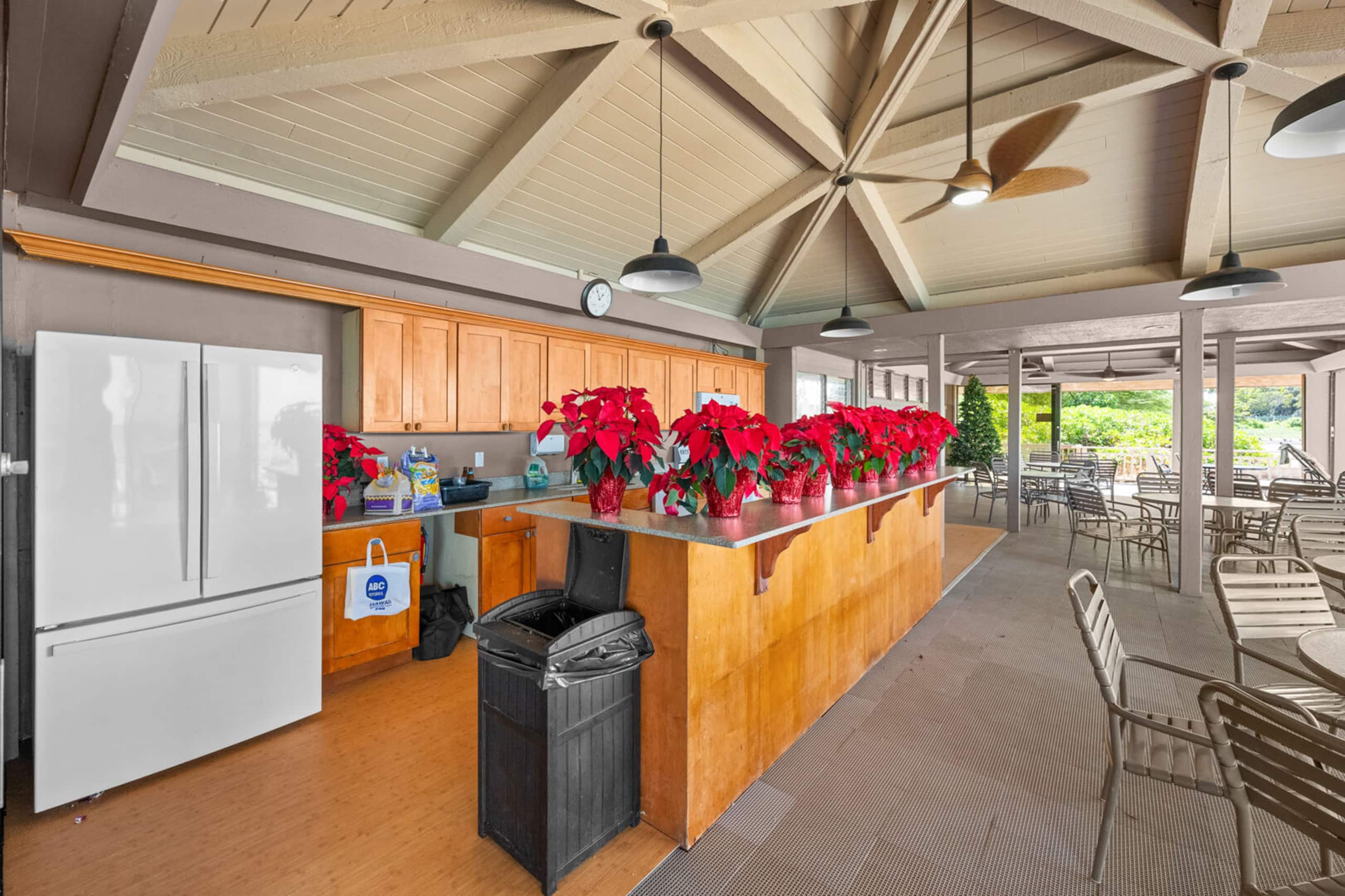 Condo in Lahaina · ★5.0 · 1 bedroom · 2 beds · 1 private bath - Image 37