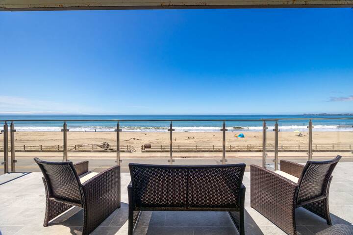 1960’s Rio Del Mar Beach House – Stunning Views! gallery image 2