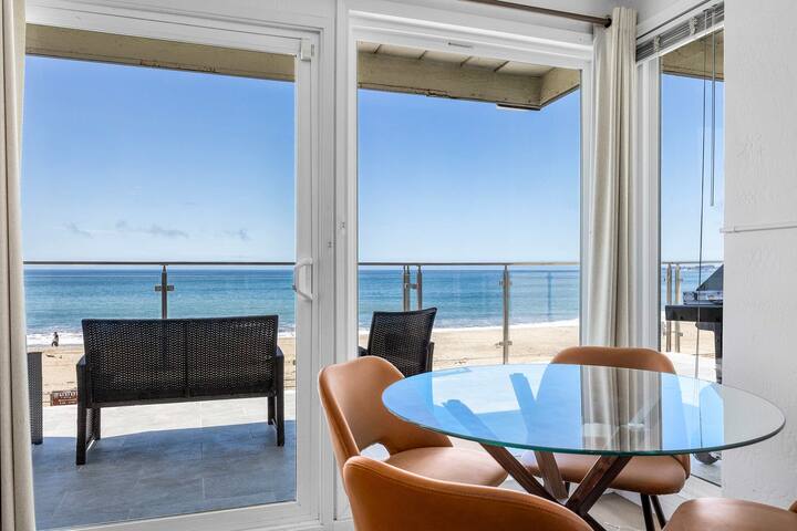 1960’s Rio Del Mar Beach House – Stunning Views! gallery image 3