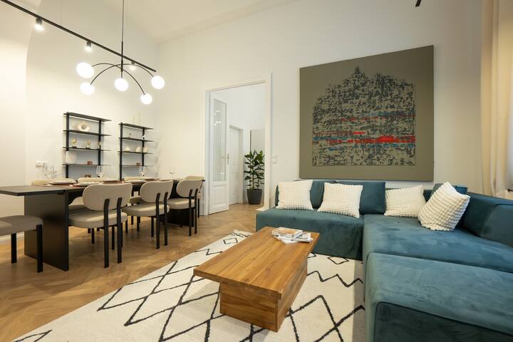 Posh 3BR Escape – Sauna, Billiard, Spacious 212 m² gallery image 5