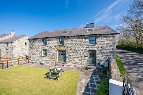 Top Airbnb: Felinddwr in Abererch, Efail Newydd, Pentre Uchaf, Y Ffr
