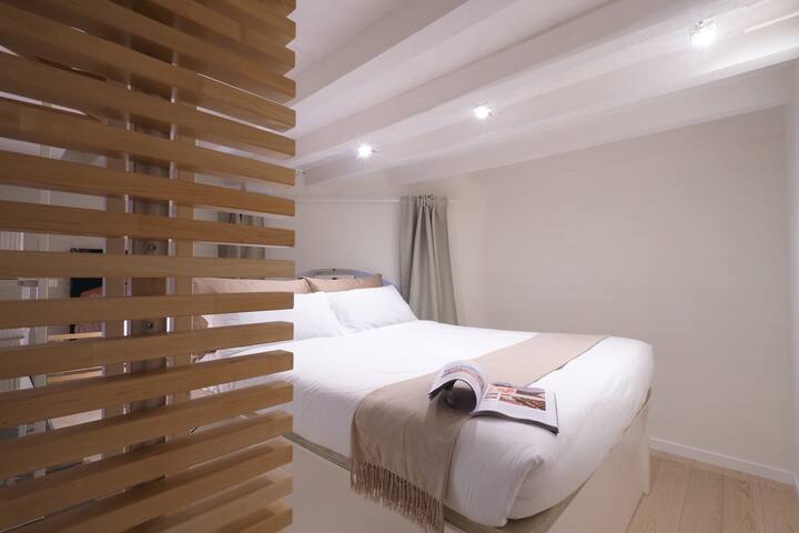 Modern loft just a few steps from Corso Como gallery image 3