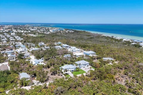 Private 3-bedroom pool home in Boca Grande