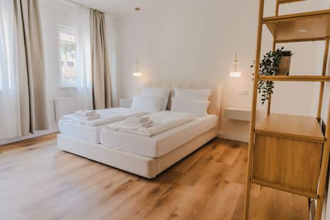 Business & Boutique Apartment - Parking lot