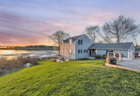 Spacious Oceanfront Home Stunning Sunset Views