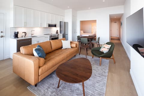 Suite 105 - One-Bed Oceanview Suite | Pet Friendly