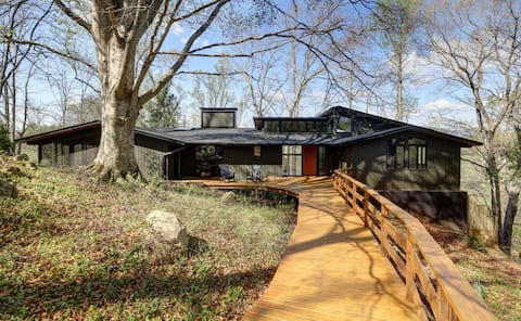 Modern Riverfront Retreat | Luxe 3BR with Sauna