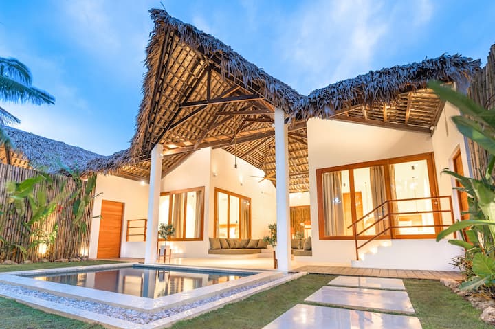 2BR Private Pool & Garden at Seaclub