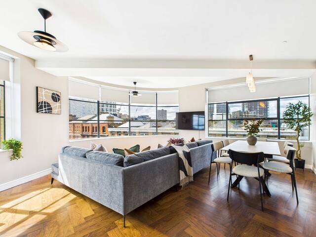 Spacious Four-Bedroom Haven by Tech City gallery image 2