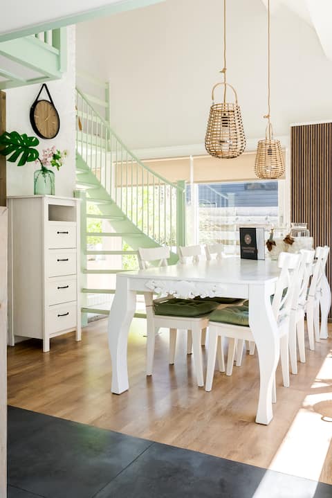 Duna Lago- near the lake, restaurants & Keukenhof