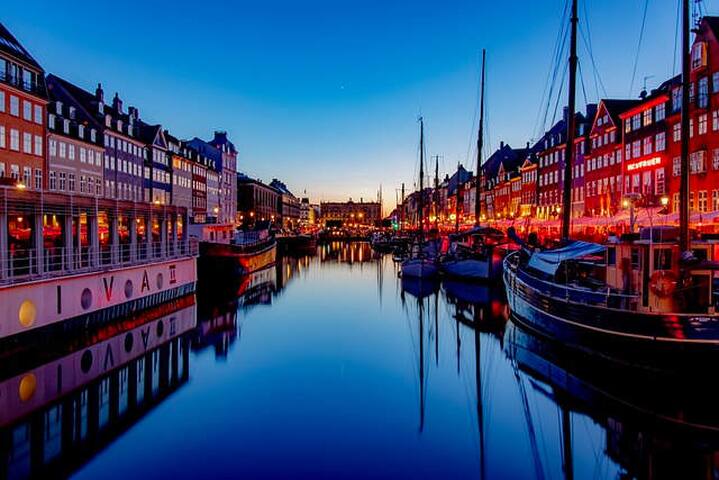 Top Location – Steps From Tivoli & Nyhavn gallery image 2