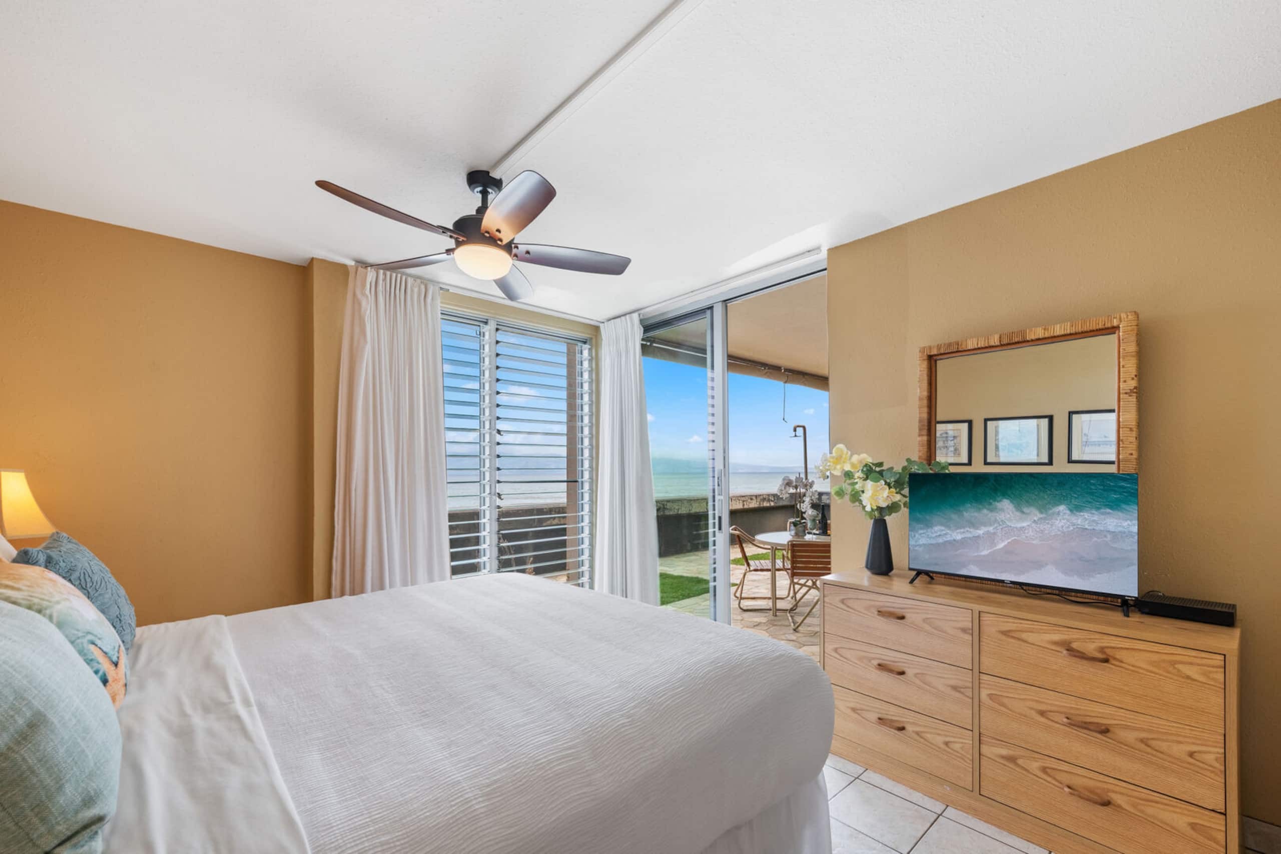 Condo in Lahaina · ★4.43 · 1 bedroom · 2 beds · 1 private bath - Image 13