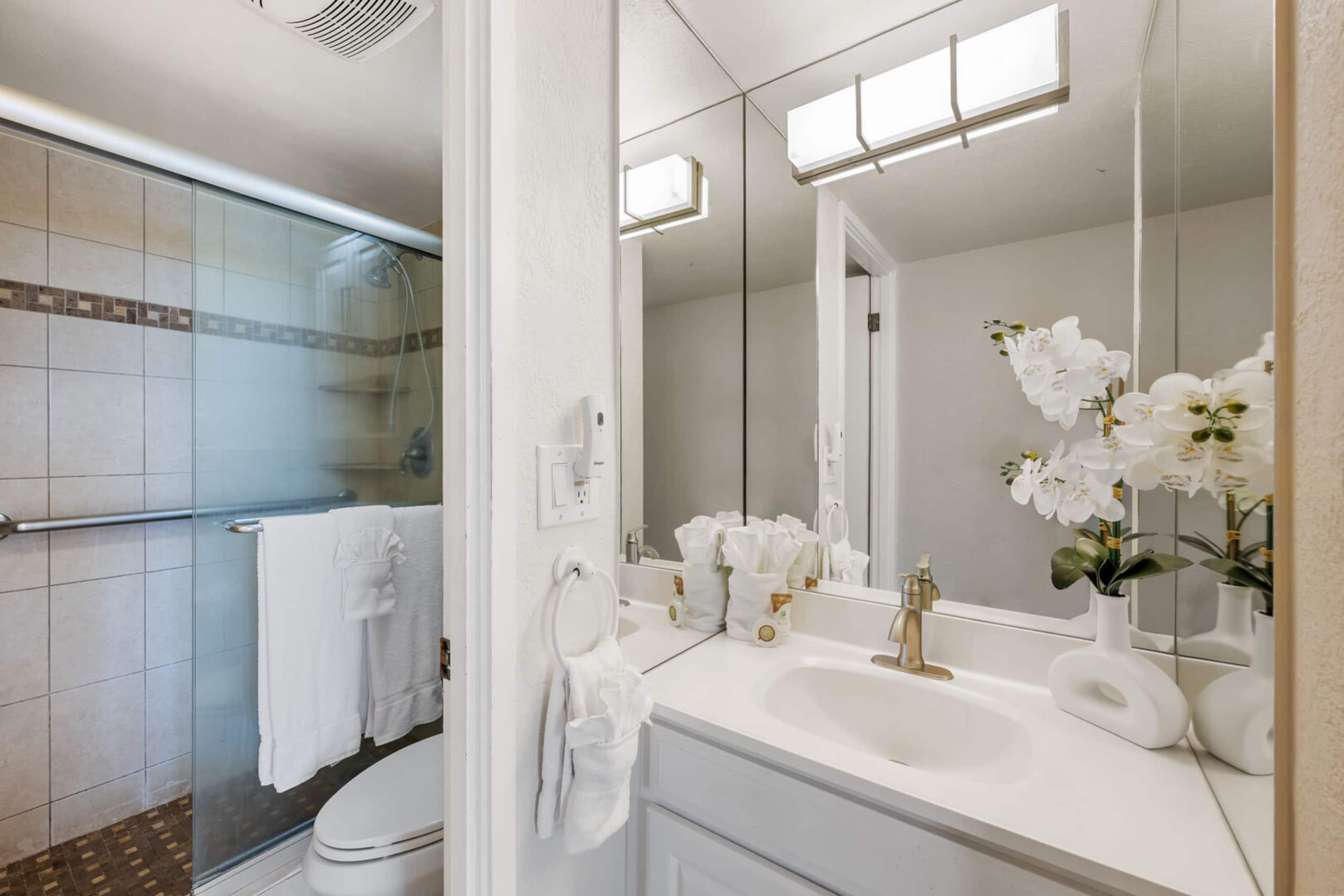 Condo in Lahaina · ★4.43 · 1 bedroom · 2 beds · 1 private bath - Image 17