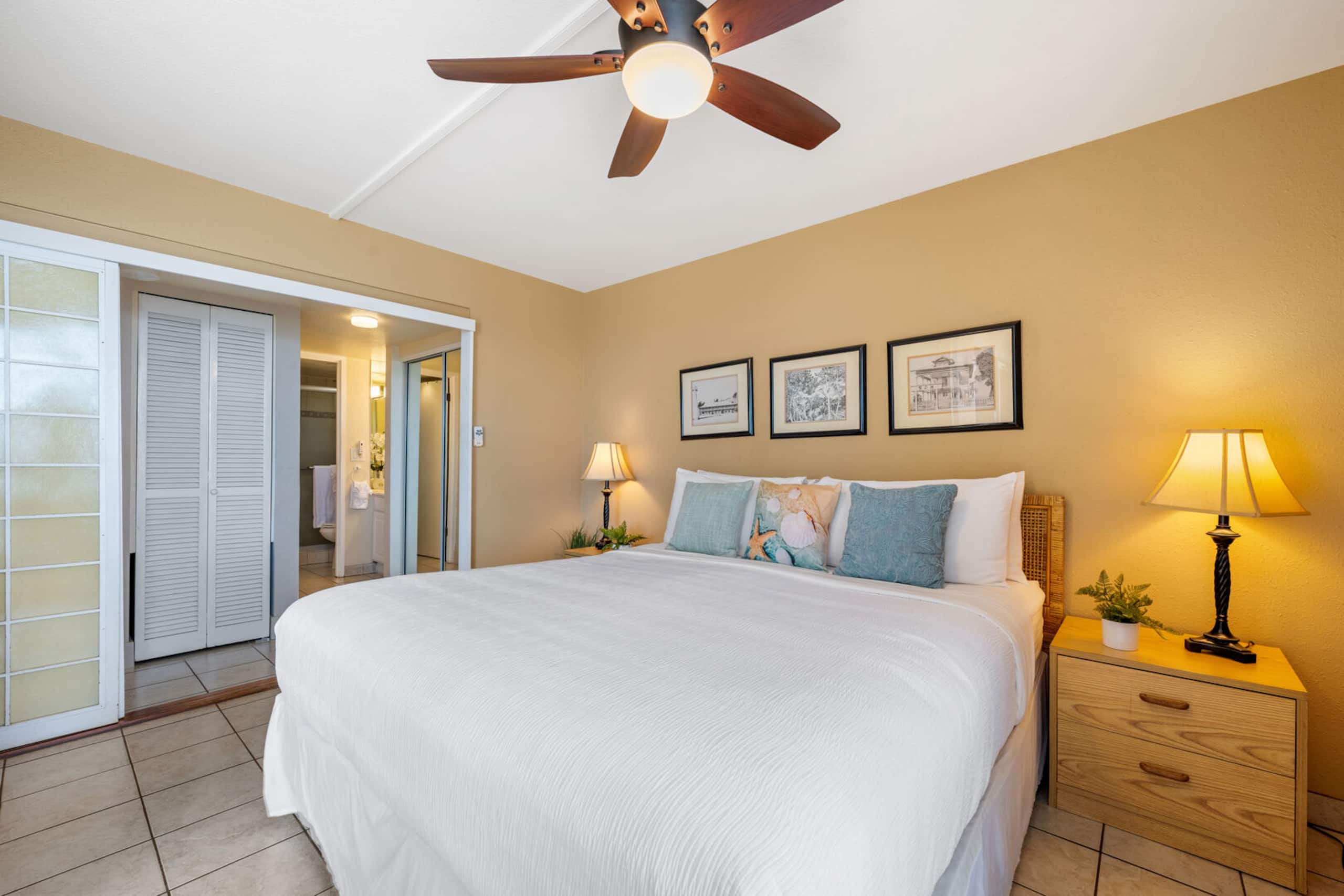 Condo in Lahaina · ★4.43 · 1 bedroom · 2 beds · 1 private bath - Image 14