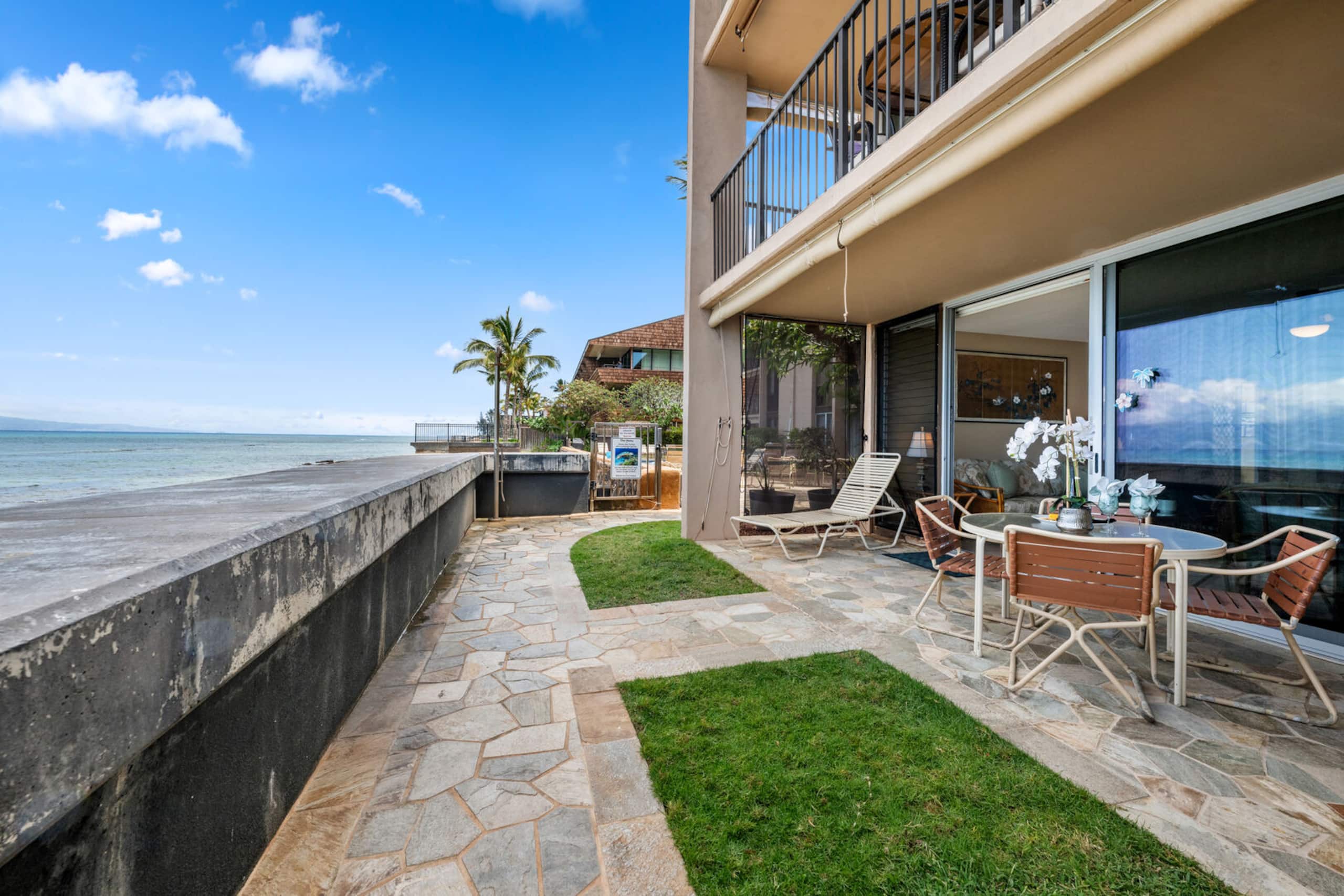 Condo in Lahaina · ★4.43 · 1 bedroom · 2 beds · 1 private bath - Image 19