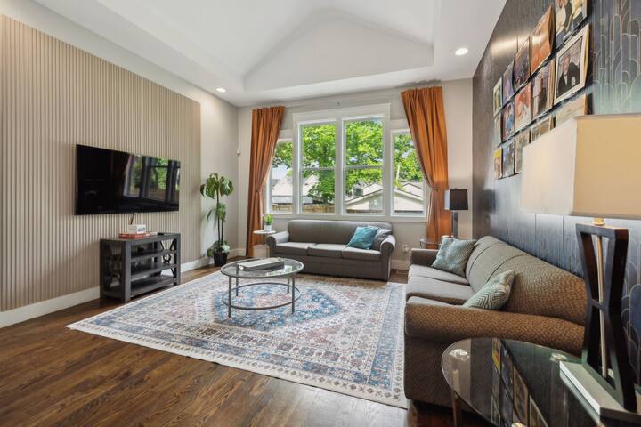 Stylish Duplex Near Downtown & East Nashville Fun