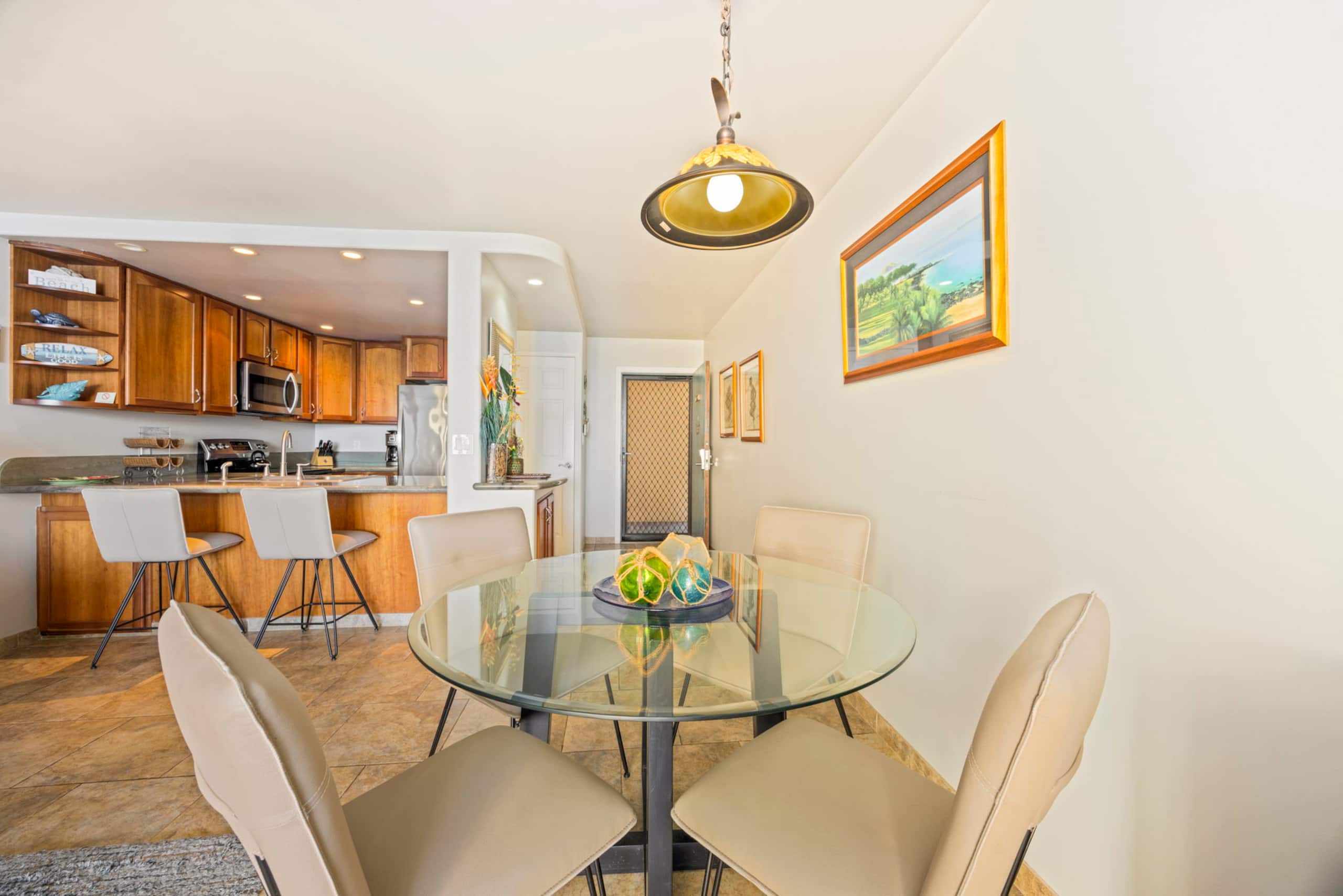 Condo in Lahaina · ★4.88 · 2 bedrooms · 3 beds · 2 baths - Image 18