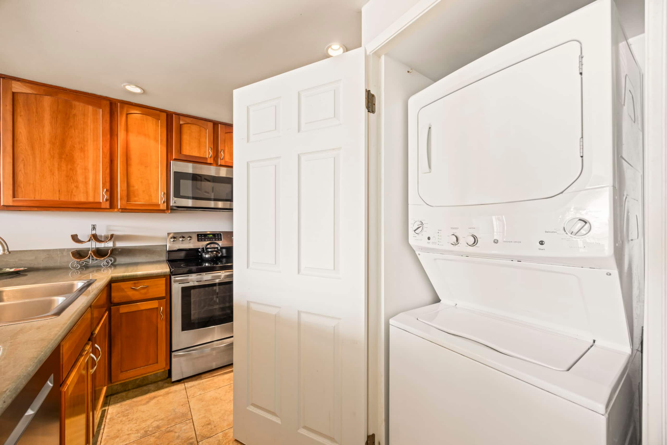 Condo in Lahaina · ★4.88 · 2 bedrooms · 3 beds · 2 baths - Image 42