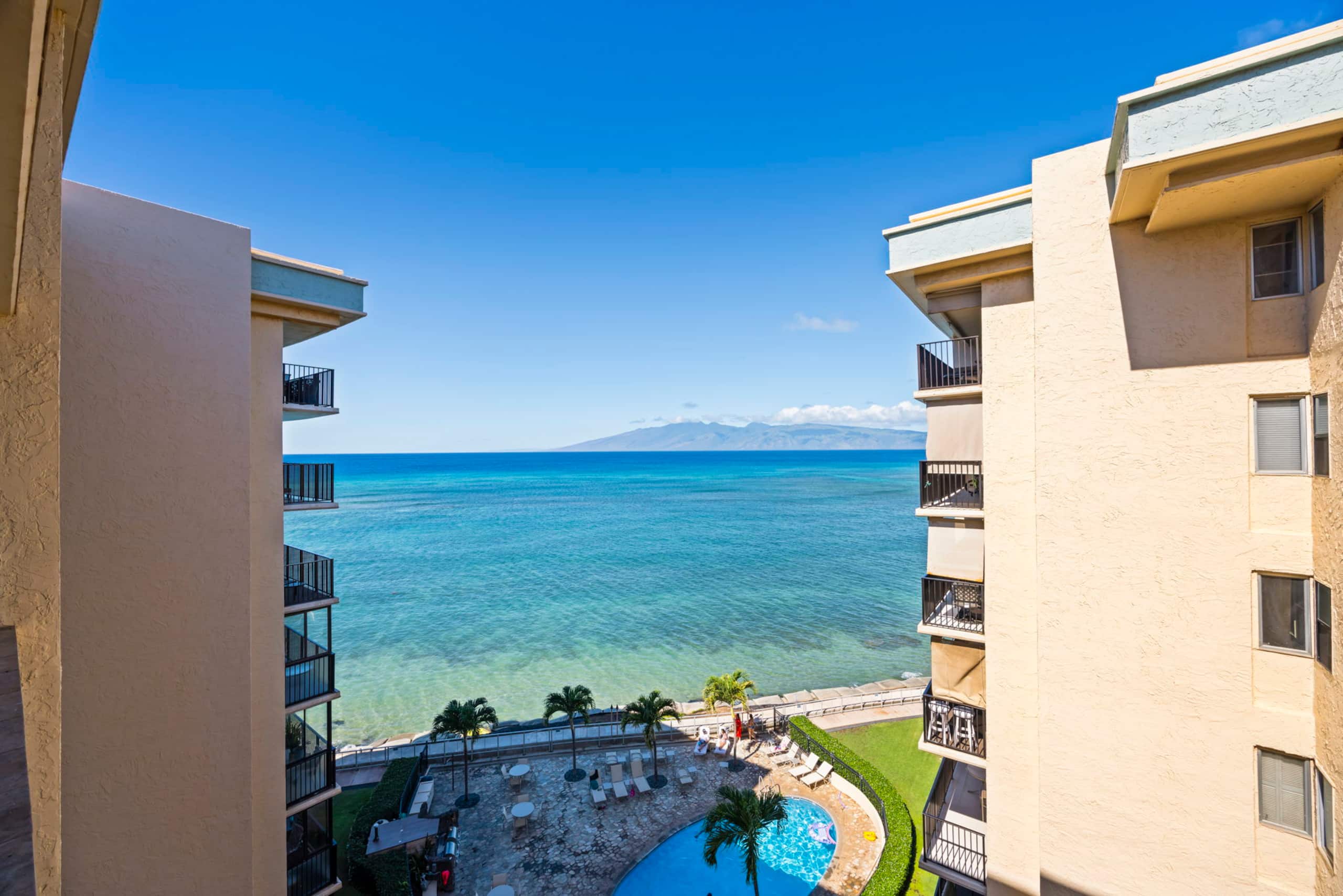 Condo in Lahaina · ★4.88 · 2 bedrooms · 3 beds · 2 baths - Image 39