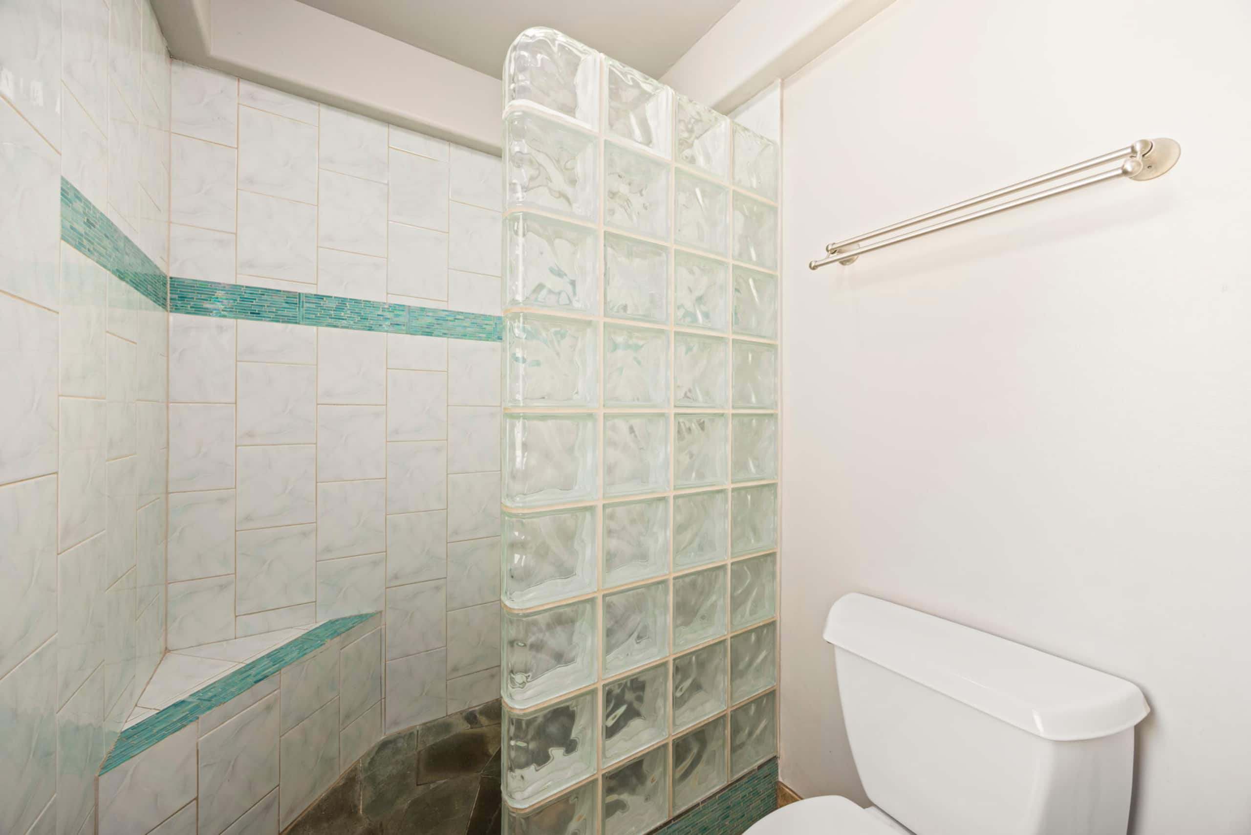 Condo in Lahaina · ★4.88 · 2 bedrooms · 3 beds · 2 baths - Image 32